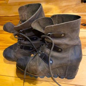 Women’s Sorel Joan of Arctic Leather Wedge Winter Boots 8.5
